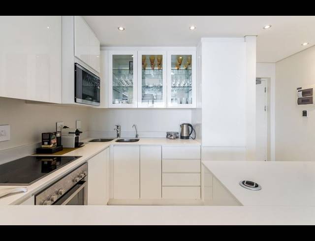 2 BEDROOM PROPERTY TO RENT IN SEA POINT